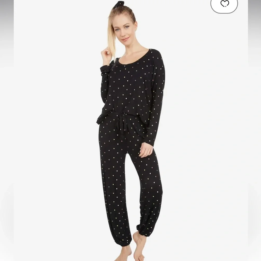 Revolve Plush hearts pajama set new XL - Picture 1 of 9